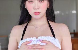 Dami(퀸다미)最新日常图片，随意却又有那么点不一样，真想多看几遍！
