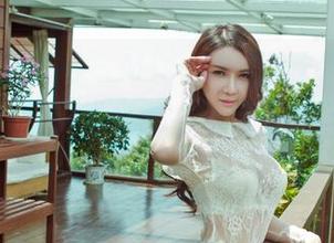 GIRLT果团网 - Miss琪的蕾丝作品,低语般的细腻,难怪我会不自觉停下来多看几眼。