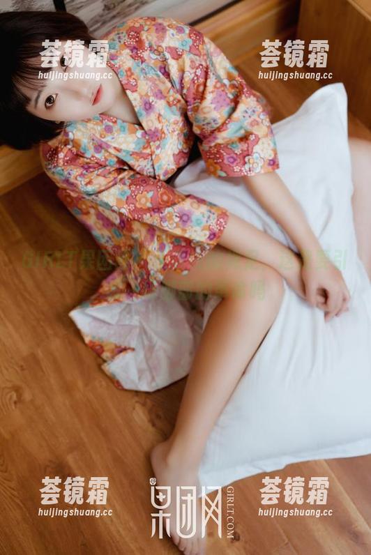 GIRLT果团网-王语纯 GIRLT果团网 - 王语纯的裸足,这是要引发一场脚部的革命吗