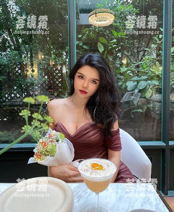 Jessie婕西 微密圈 - Jessie婕西的美腿,一波免费作品,果然会让人不自觉多看几眼。