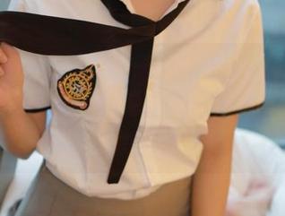 MFStar模范学院 - 何嘉颖的甜心作品集,里面的每一张都像是计时炸弹,随时爆发幸福感。