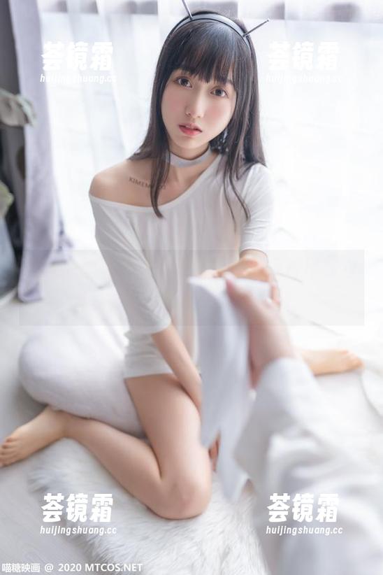 喵糖映画白色女友高清效果，纯粹得像白开水，却又总让我眉头一皱。