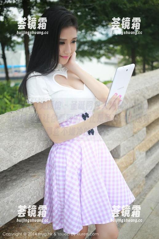 MyGirl美媛馆-Carina绮里嘉 MyGirl美媛馆 - 圣诞图包大揭秘:Carina绮里嘉让你看到的不止是圣诞树,还有那些不嫌冷的服装!