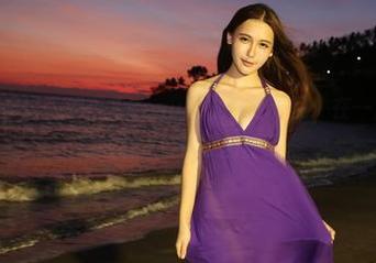 MyGirl美媛馆 - 唐琪儿Beauty的黑色作品:在一片黑暗中,我的目光好像被困住了。