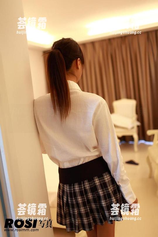 ROSI ROSI的泳池写真:你的图库可能需要架个泳圈了!