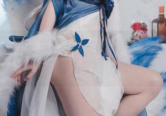 无圣光写真中的Rioko凉凉子，愿意为格奈森瑙掏心掏肺吗？
