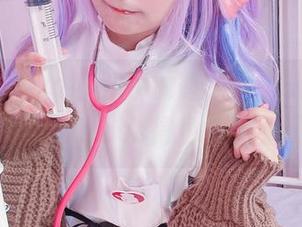 哎呀,SayoMomo的睡衣就像是梦游仙境的浦公英,cos得也太好看了吧!