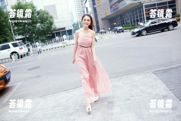 TuiGirl推女郎 - 胡允儿图包-厨娘：光影中的肥皂剧，真想再看一遍。