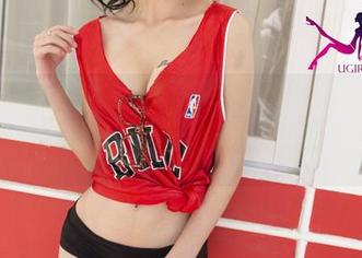 UGirls尤果网 - 秘书大作战，张美荧的福利图集，看图不如随便想想。