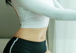 UGirls尤果网 - 李颜儿的厨娘无圣光合集,每一张都想大喊‘看!’