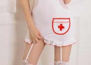 UGirls尤果网 - 皮衣写真中的松果儿，全套造型让人惊艳。