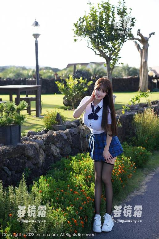 Xiuren秀人网-Nancy小姿 Xiuren秀人网 - 生活像照片一样倒影真实,Nancy小姿居家写真积极向上!