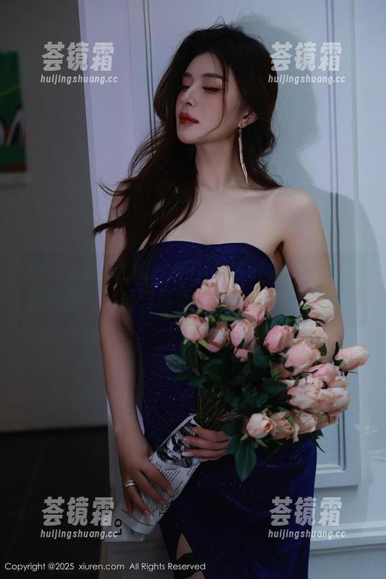 Xiuren秀人网-伊小七MoMo Xiuren秀人网 - 伊小七MoMo风格的禅意礼服,无圣光写真让人生出点平和感。