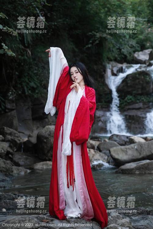 Xiuren秀人网 - 快来拿周慕汐fairy海边图包，免费的让您体验‘烫到你手了’的绝妙感受！