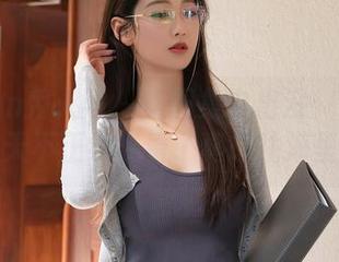 Xiuren秀人网 - 美图集中出没:夏旖诺的夏天不正经,看了真想往海里跳。