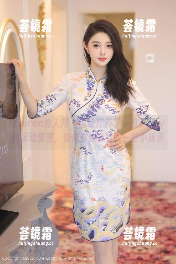 Xiuren秀人网-月夕Lily Xiuren秀人网 - 图册打开了,月夕Lily的运动原图,仿佛在偷偷给我一些小暗示