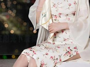 Xiuren秀人网 - 短裤写真，萌宝儿BoA的腿在阳光下跳舞——是舞蹈还是随意？
