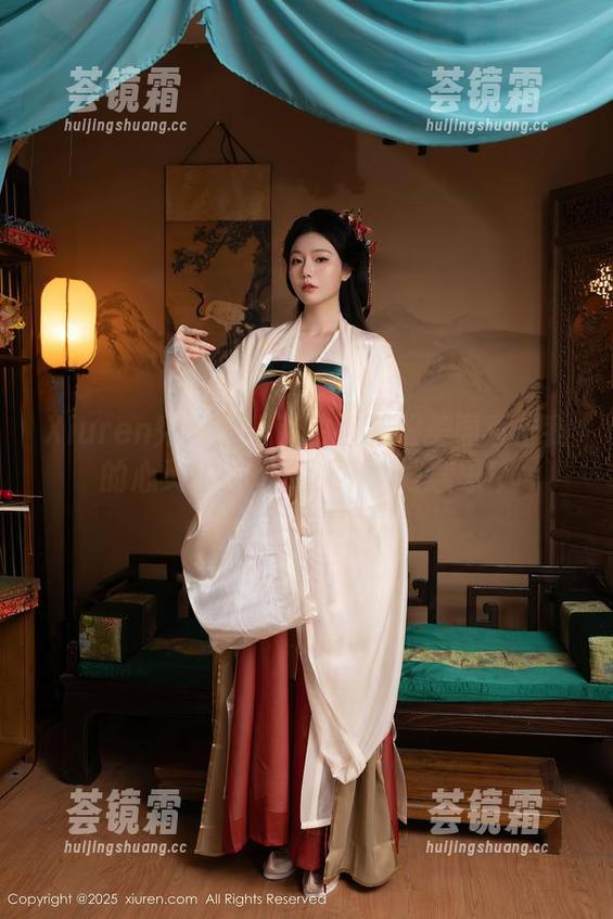 Xiuren秀人网-萌白酱 Xiuren秀人网 - 萌白酱制服美图直击我的心灵,真心资源不太好意思!
