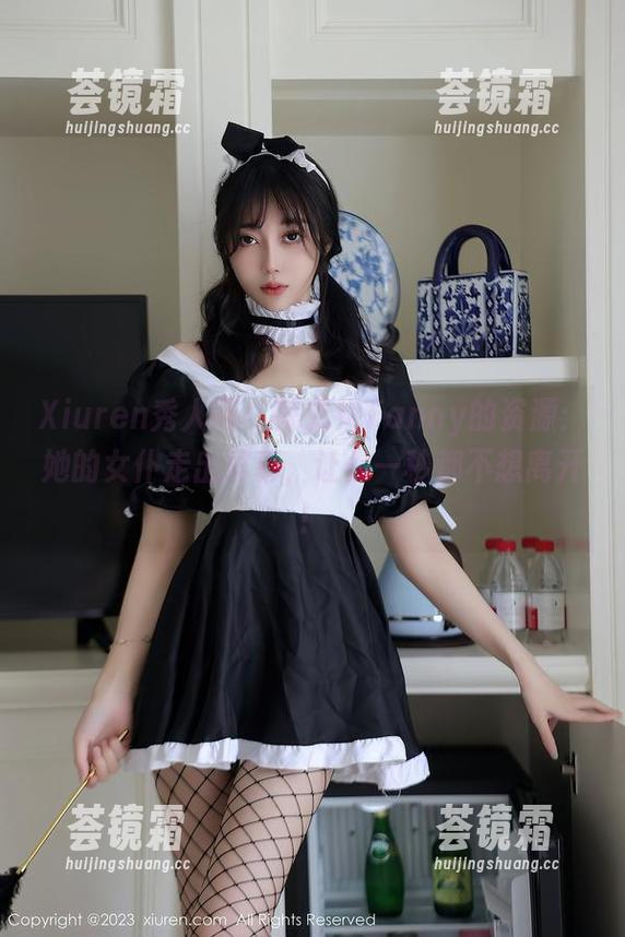 Xiuren秀人网 - 陈梵妮Fanny的资源：她的女仆走出屏幕，让你一秒都不想离开！