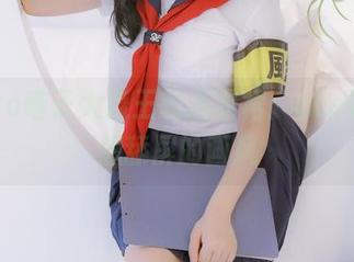 nyako喵子大魔王的连衣裙：cos到让你想舔屏的画风