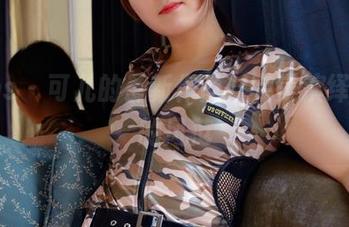 pans - 可儿的最新作品,完美演绎女王的风范