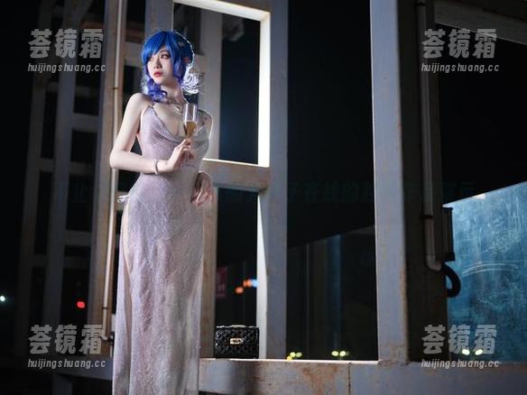 不止牛仔裤，一米八的大梨子在线的独特作品展示