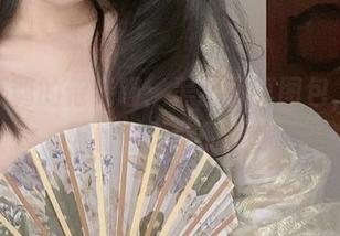 随性不羁的倦倦喵：黑猫写真图包，来一场看似无意的邂逅