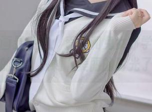 兔玩映画灵感言：爱宕和兔女郎学姐，没别的光，只剩下美丽的时光了。