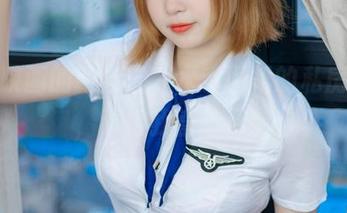 兔玩映画的新尝试,水手围裙的私房写真,看得我直皱眉。