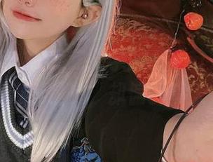 你没听错,六二二同学的万圣节定制图集,明明不怕鬼,却偏要真人秀!