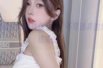 小小奶瓶儿的高清瑜伽分享,不带道具的炼成就靠这弯曲。