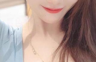 微密圈 - 紫色上衣的小玉吃果冻——满分下载体验，快来试试，免费哦！