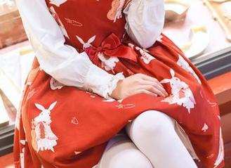 小野妹子w的写真套图:给你送福利,别被獒犬吓到哦!