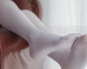 白丝学妹，少女秩序下的这波无圣光，图集里全是纯粹的真实感。