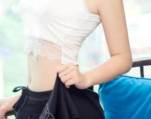 尤果网 - 安柔写真里的比基尼，拍得比我朋友圈海滩的照好太多了吧。