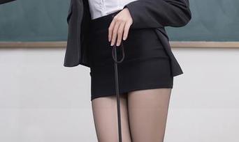 抖娘利世的摇曳美图：瑜伽后，身体也要开party！