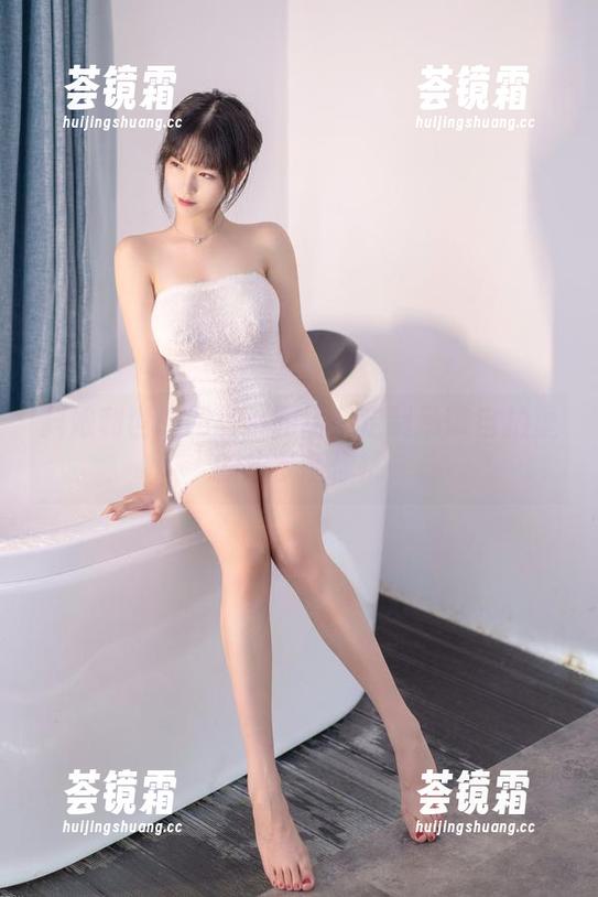 抖娘利世 抖娘利世的网盘小剧场:定制吊带自拍里的故事随你挑