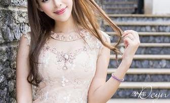 推女神 - 图片里绮里嘉ula的女友,一脸漫不经心的慵懒。
