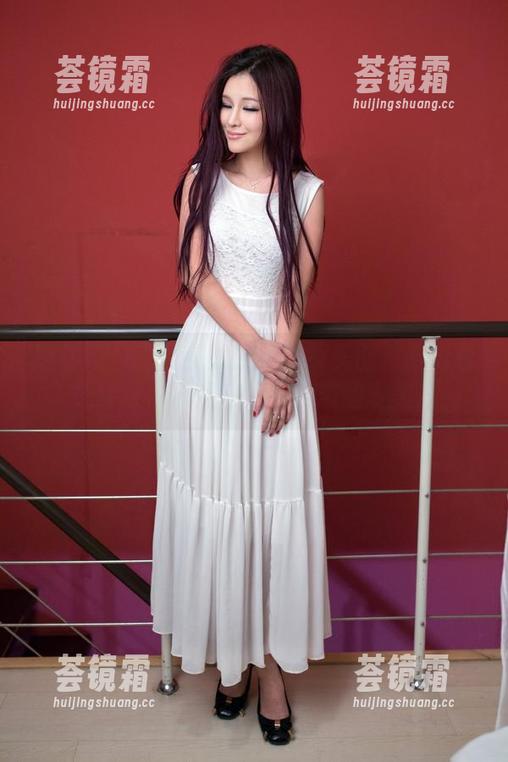 推女郎-王根星熙 推女郎 - 王根星熙的兔女郎美图:眼看着兔耳朵,心却在思考人类的审美。