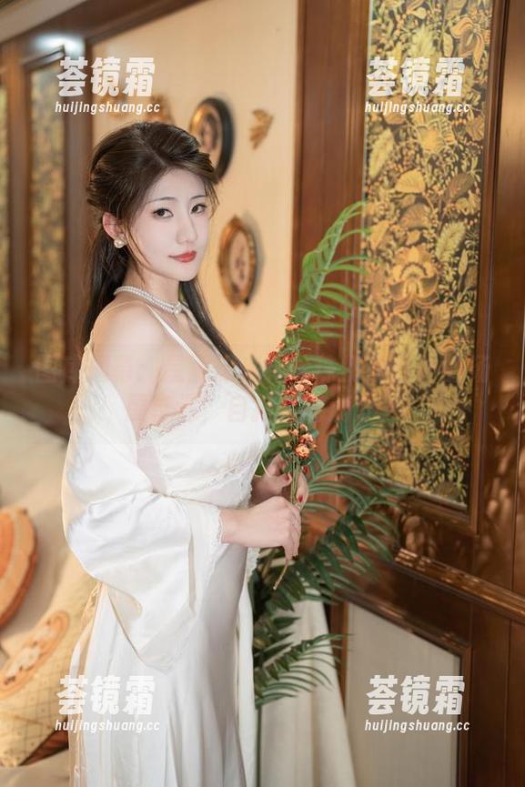 星澜想来杯珍珠奶茶 图库揭幕:星澜想来杯珍珠奶茶女仆的汤屋奇遇,自拍技能满分!
