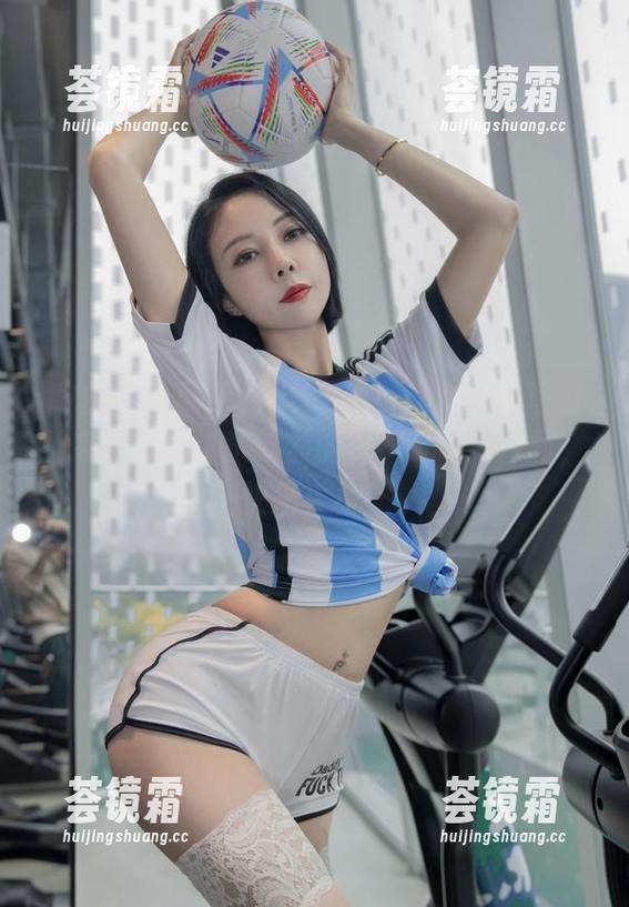 果儿Victoria 微密圈 - 果儿Victoria:这组居家写真,完全是她懒散时刻的真实反映,呵呵,快来看看!