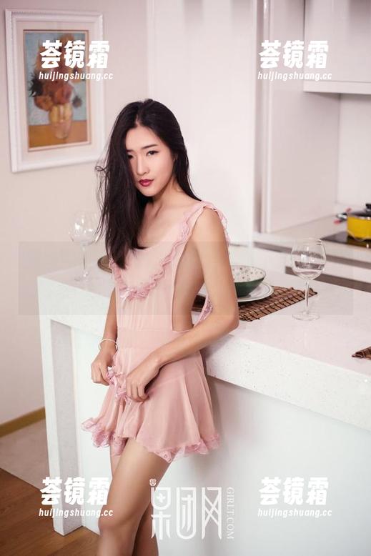 果团网-王婉悠 果团网 - 王婉悠的纯白合集,下载完别忘了把快门声调小点,人太多注意哦!