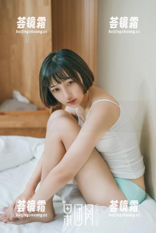 果团网-通灵儿 果团网 - 黑白写真全集,通灵儿的眼神好像在说“来吧,别怕”。