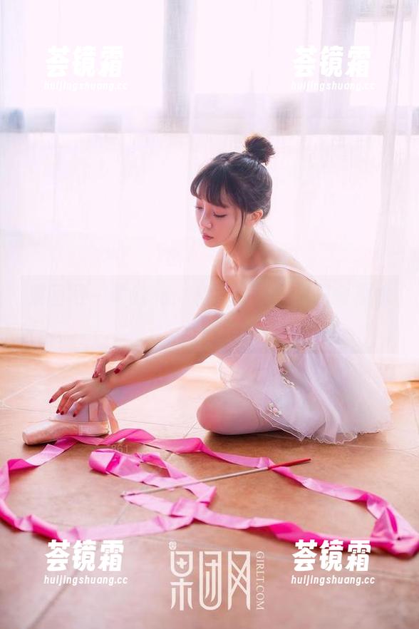 果团网-黄歆苑 果团网 - 黄歆苑:私拍女仆,不只会倒水!