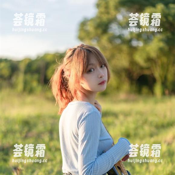精选图库：梨瑾瑾的办公室，究竟有多随意才能拍得如此自信？