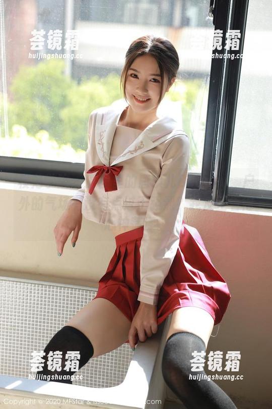 模范学院-唐琪儿Beauty 模范学院 - 原图里的唐琪儿Beauty,户外的气场有没有点过于强烈?我反正看得心神荡漾。