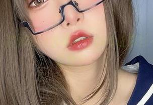 更新不停,次屁啦的透明女仆cos让你目不暇接,真有意思!