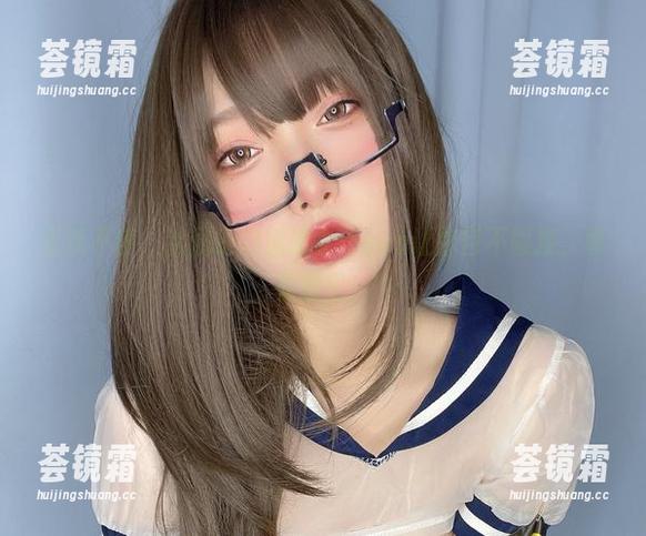 次屁啦 更新不停,次屁啦的透明女仆cos让你目不暇接,真有意思!