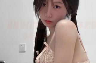 微密圈 - 最新热门作品里,火龙果羊把厨娘的形象玩得风生水起。