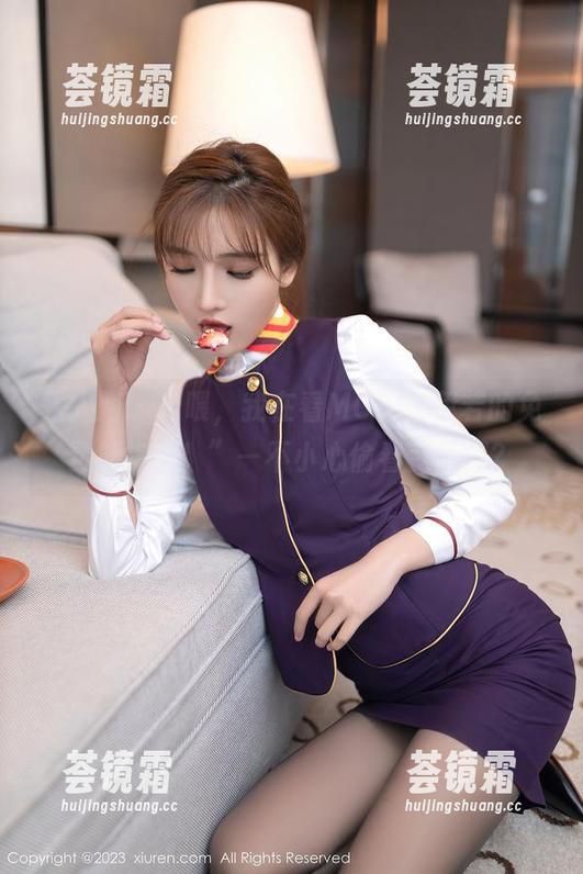 秀人网 - “喂，我在看MODEL伊若的免费旗袍哦！”—不小心偷看变盲探？